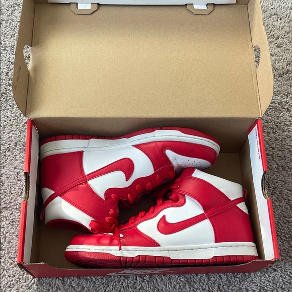 Nike Red Dunks - Picture 6 of 7